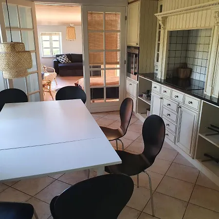 Slotsgaardens Feriegard. Apartament Jels